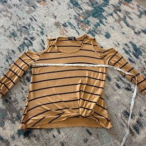 Cold shoulder gold and black striped ladies 3/4 sleeve blouse shirt size medium